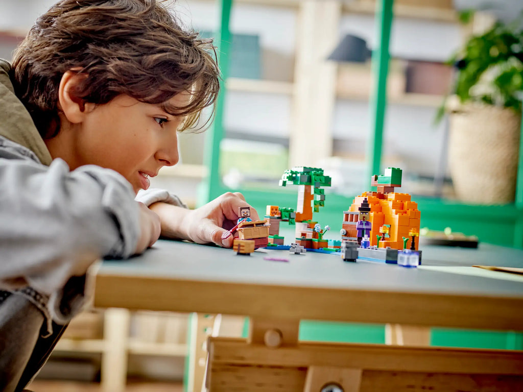 LEGO 21248 MINECRAFT The Pumpkin Farm - TOYBOX Toy Shop