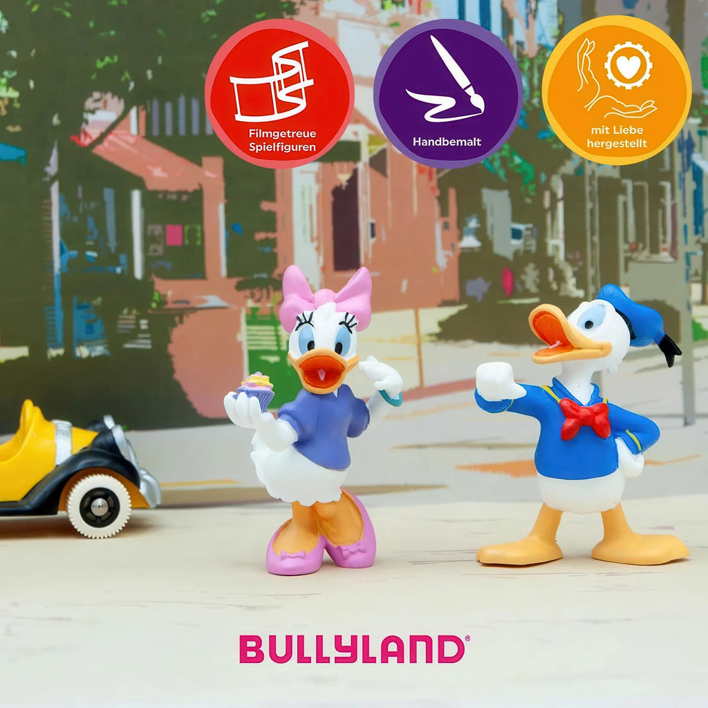 Bullyland 15337 Mickey Mouse Daisy with Cupcake