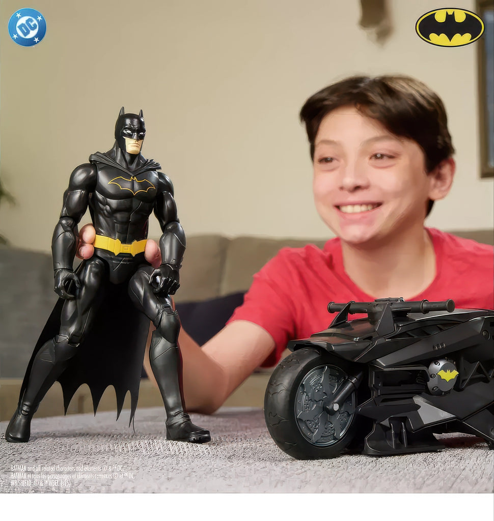DC Comics Batman RC Batcycle and 30cm Batman Figure
