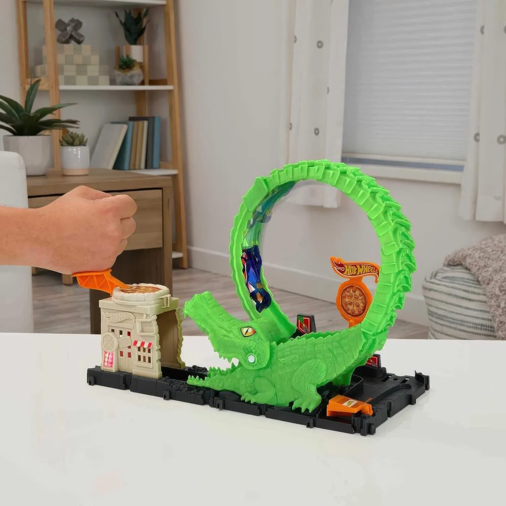 Hot Wheels City Gator Loop Attack Playset