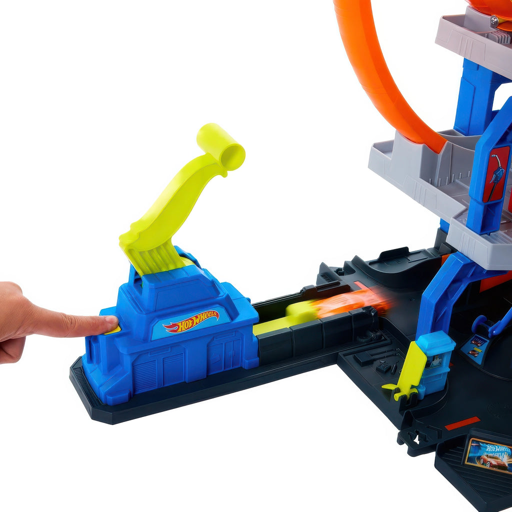 Hot Wheels City Mega Garage Loop Playset