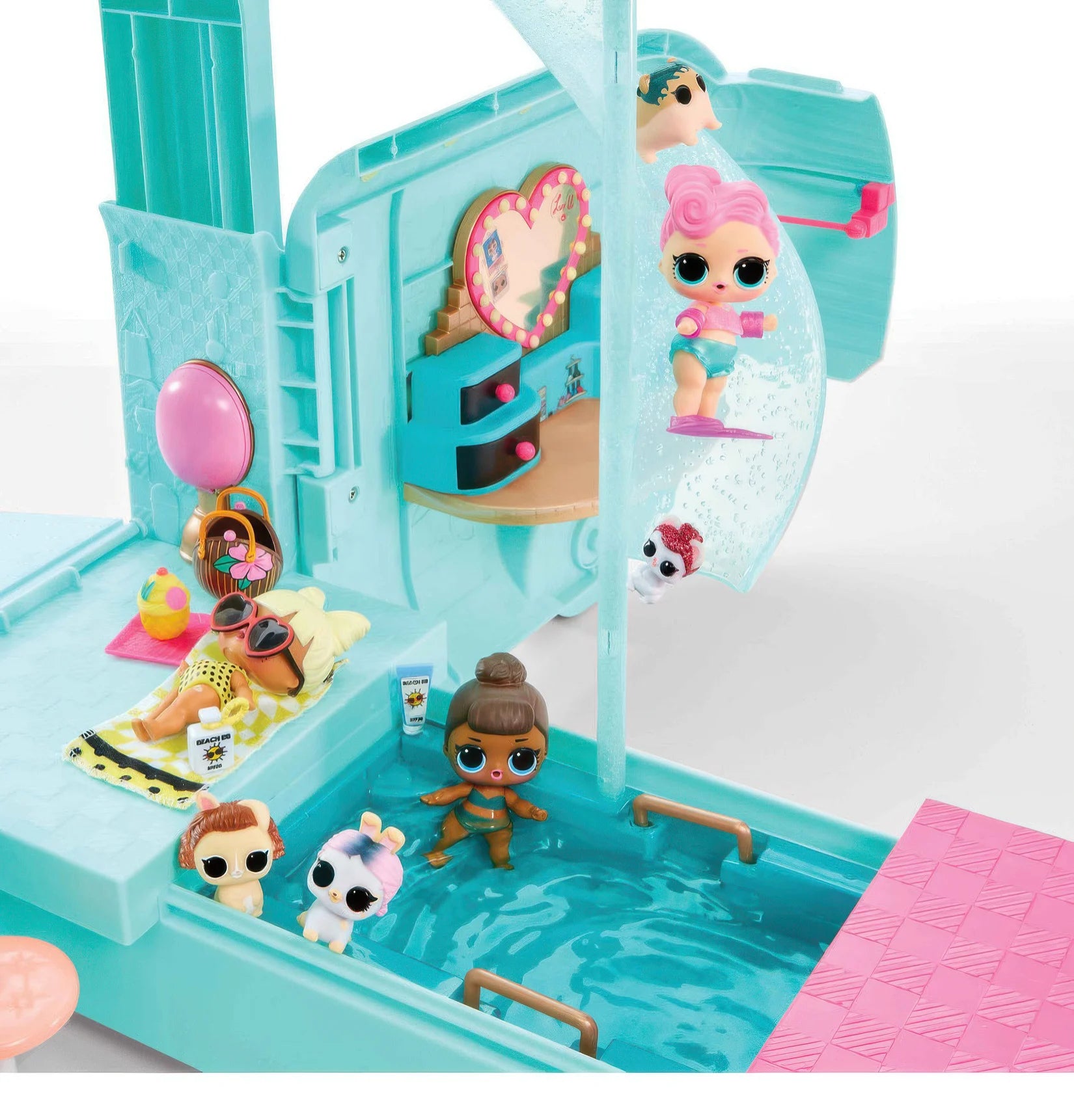 Surprise! OMG Glam N' Go Camper Glamper – TOYBOX - Main Image