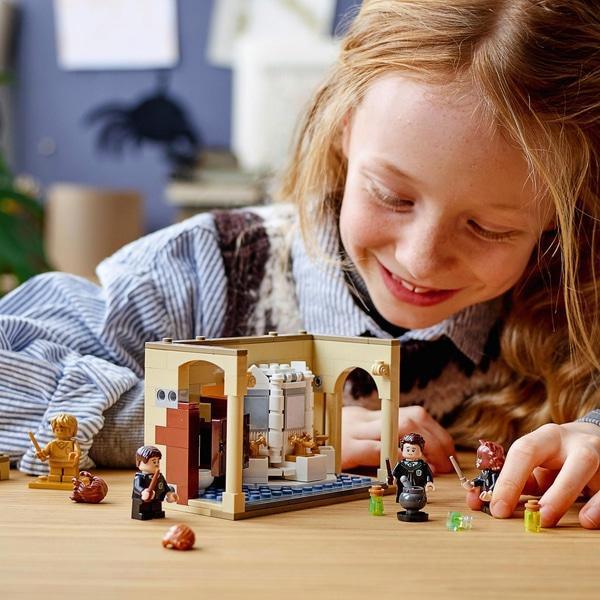 LEGO HARRY POTTER 76386 Hogwarts Potion Mistake Castle Set - TOYBOX Toy Shop