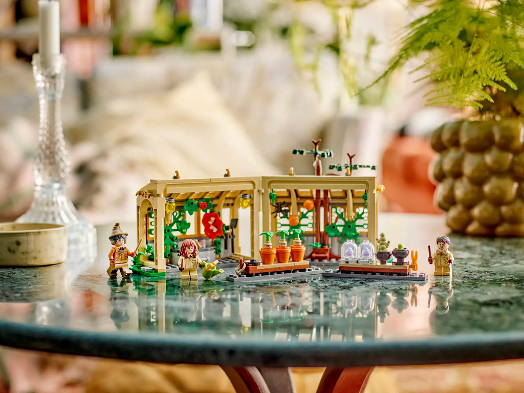 LEGO 76445 HARRY POTTER HogwartsCastle: Herbology Class