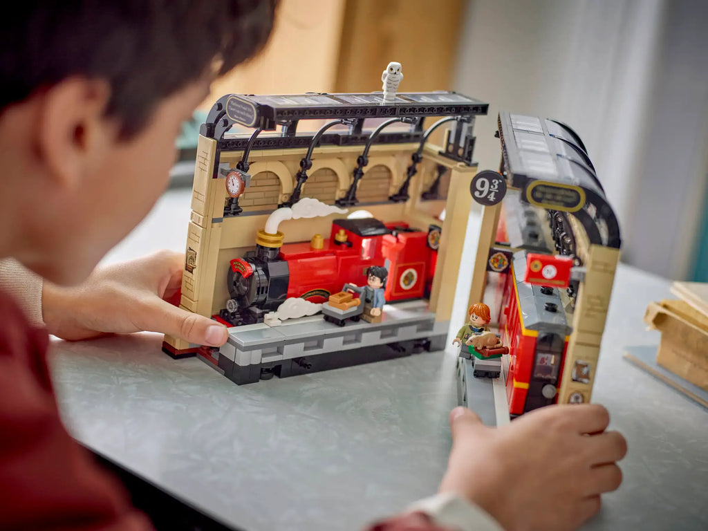 LEGO 76450 Harry Potter Book Nook: HogwartsExpress
