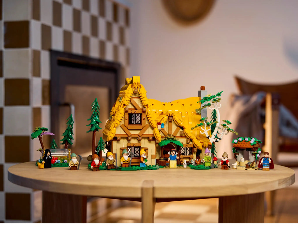 LEGO Disney 43242 Snow White and The Seven Dwarfs' Cottage