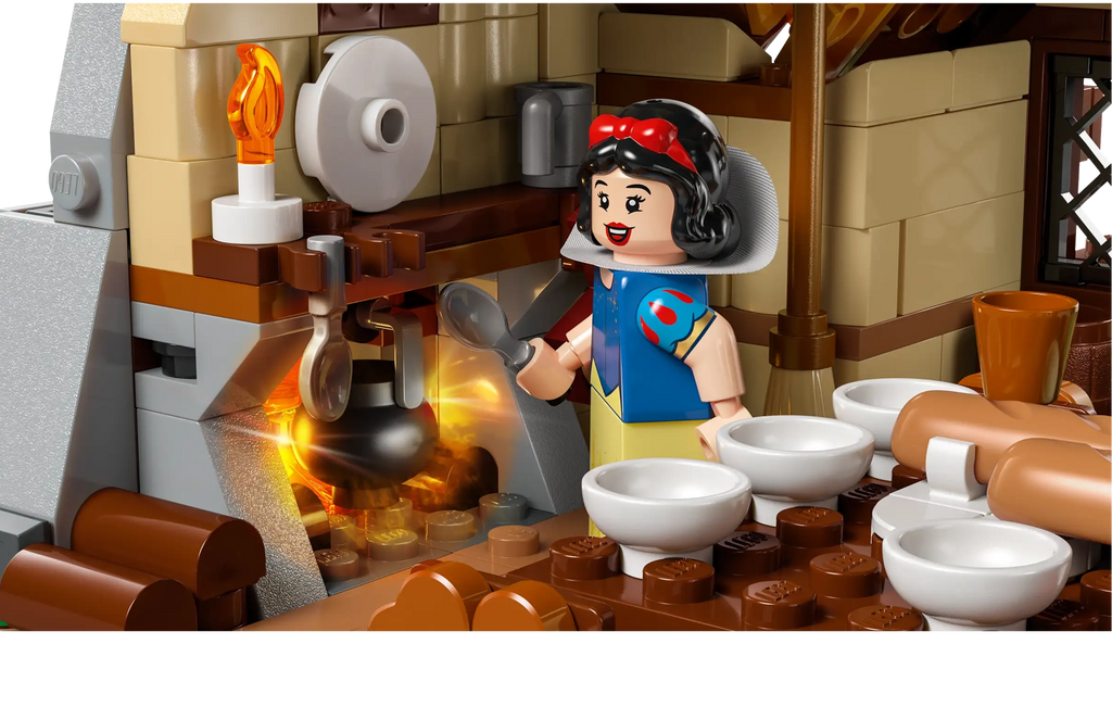 LEGO Disney 43242 Snow White and The Seven Dwarfs' Cottage