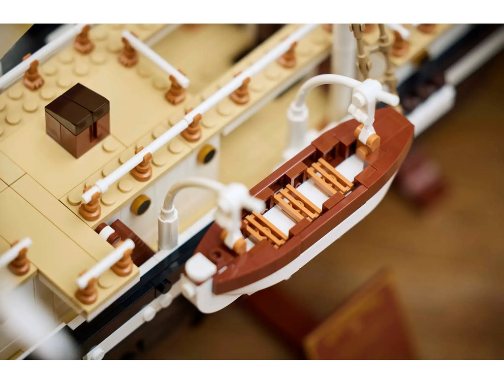 LEGO ICONS 10335 The Endurance