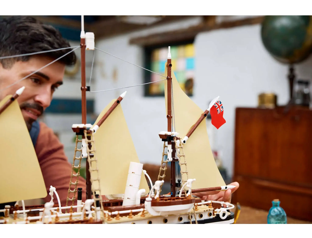 LEGO ICONS 10335 The Endurance