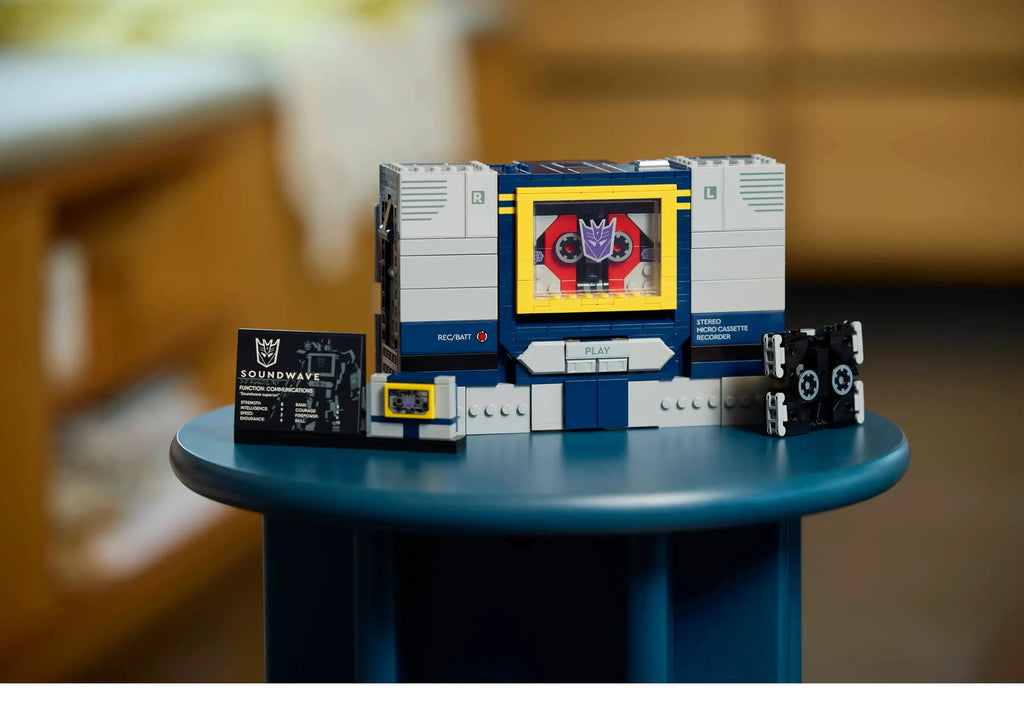 LEGO ICONS 10358 Transformers: Soundwave