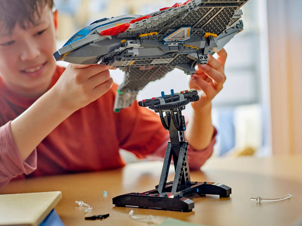 LEGO Marvel 76325 Avengers: Age of Ultron Quinjet