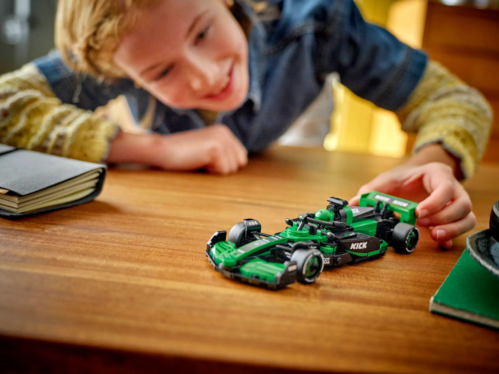 LEGO Speed Champions 77247 KICK Sauber F1 Team C44 Race Car