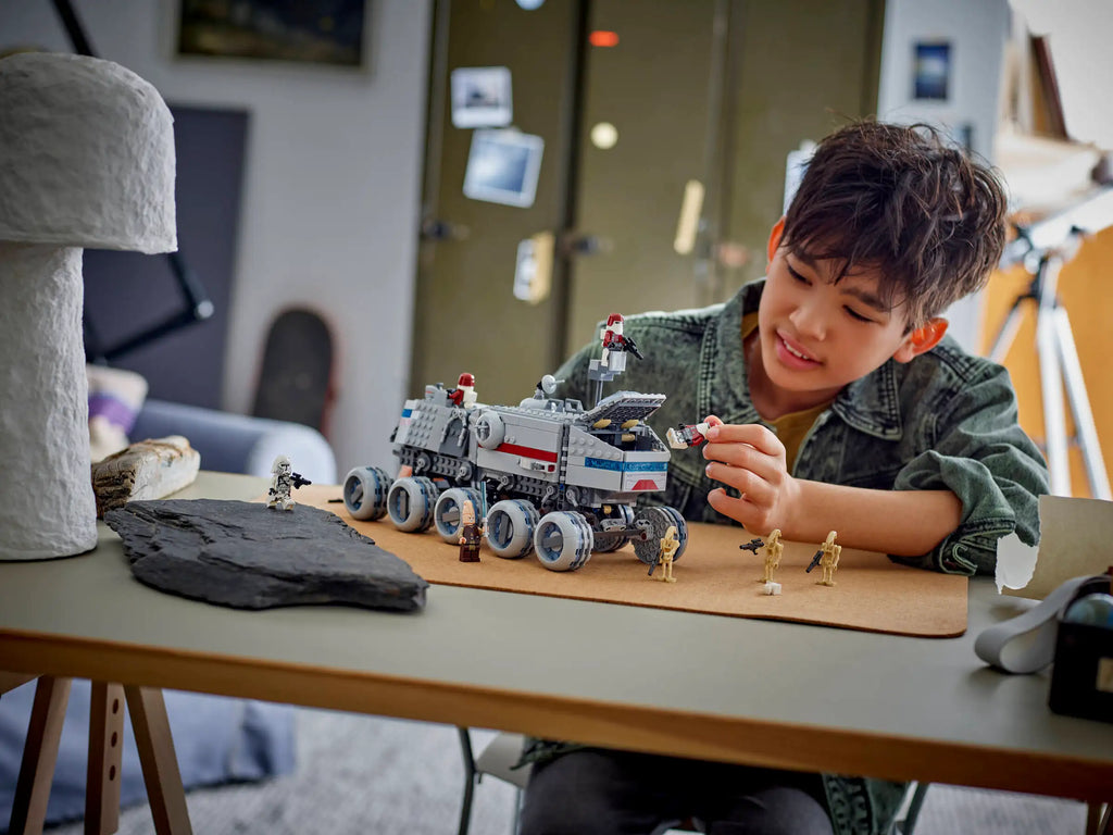 LEGO Star Wars 75413 Republic Juggernaut Set