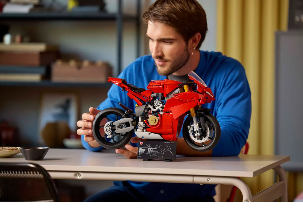 LEGO TECHNIC 42202 Ducati Panigale V4 S Motorcycle