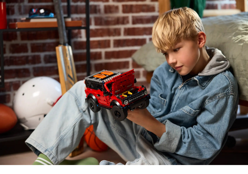 LEGO TECHNIC 42213 Ford Bronco SUV