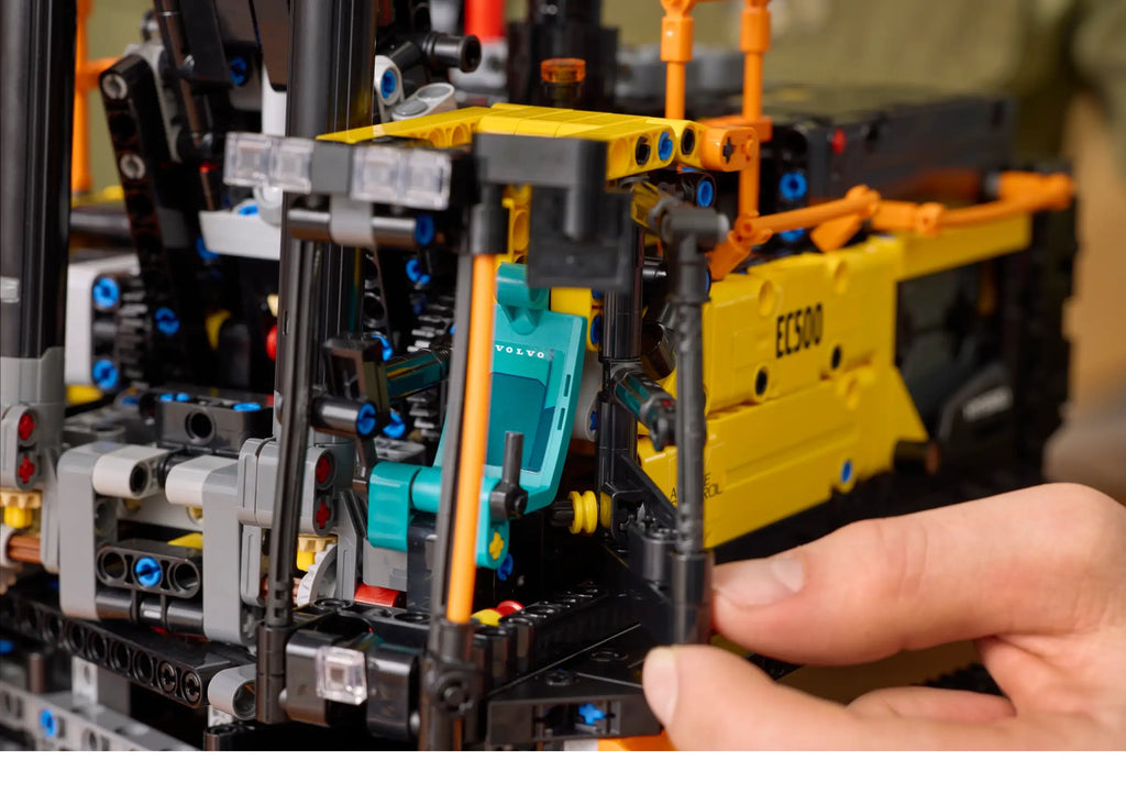 LEGO TECHNIC 42215 Volvo EC500 Hybrid Excavator