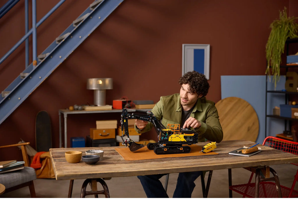 LEGO TECHNIC 42215 Volvo EC500 Hybrid Excavator