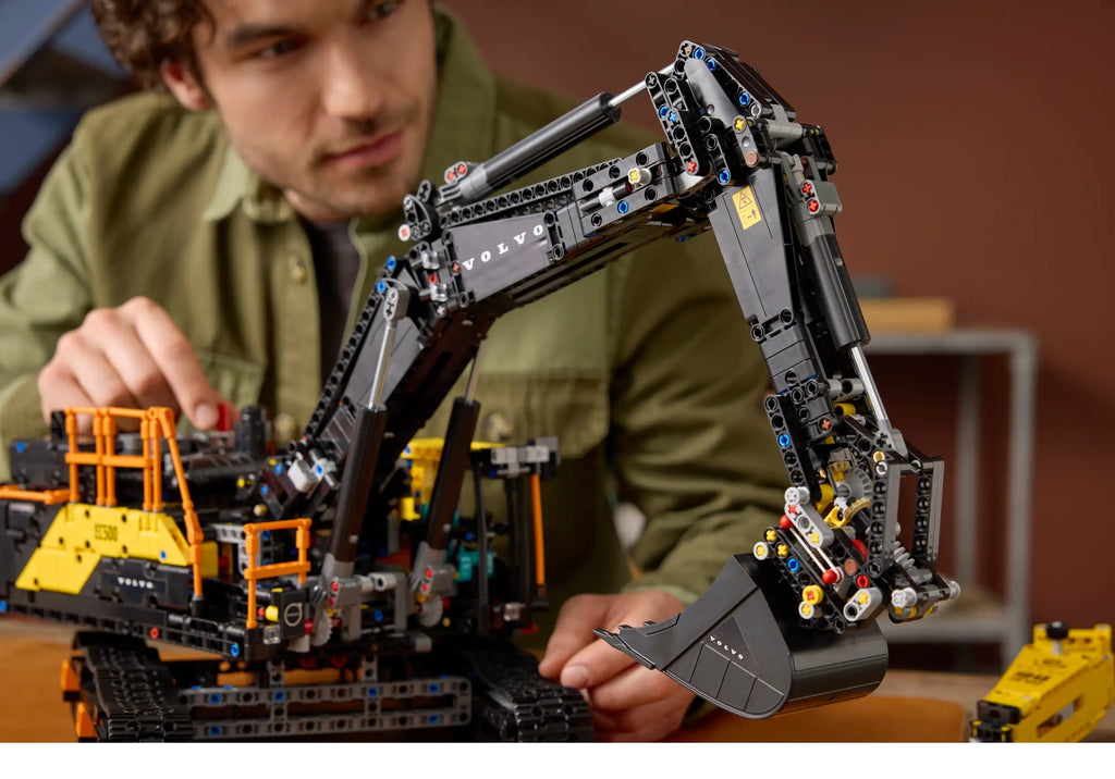 LEGO TECHNIC 42215 Volvo EC500 Hybrid Excavator