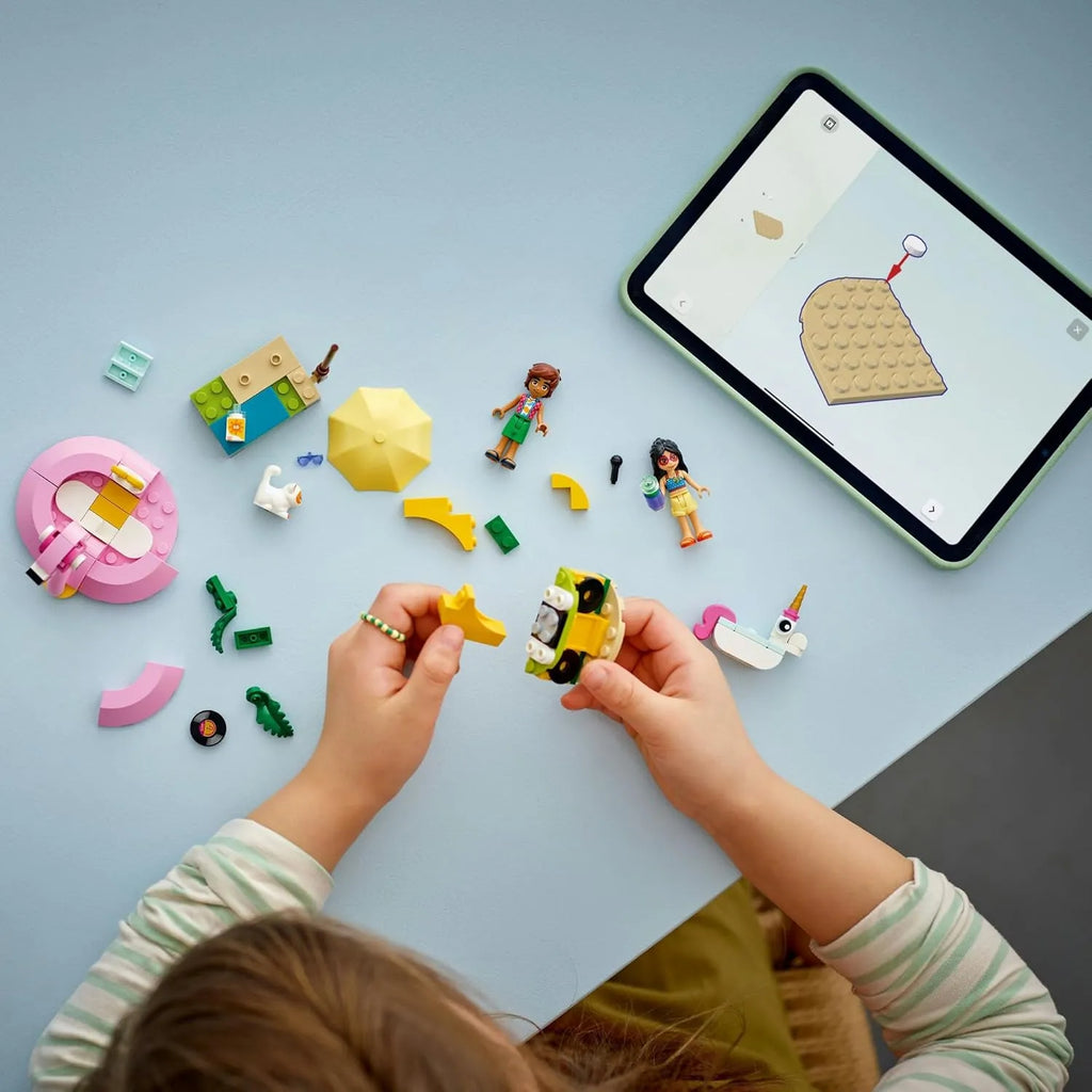 LEGO Friends 42658 Unicorn & Flamingo Pool Party