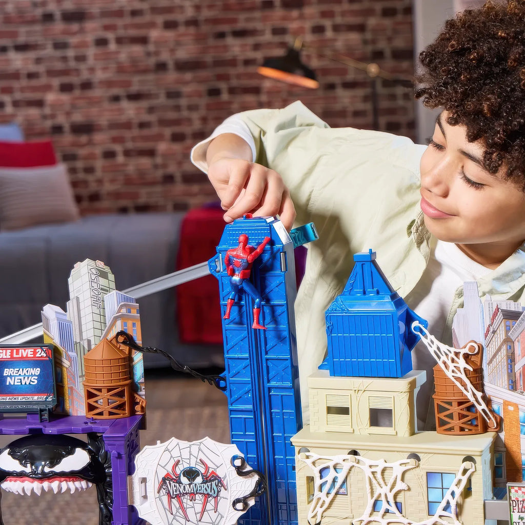 Marvel Spider-Man Venomversus Web Slinging City Playset