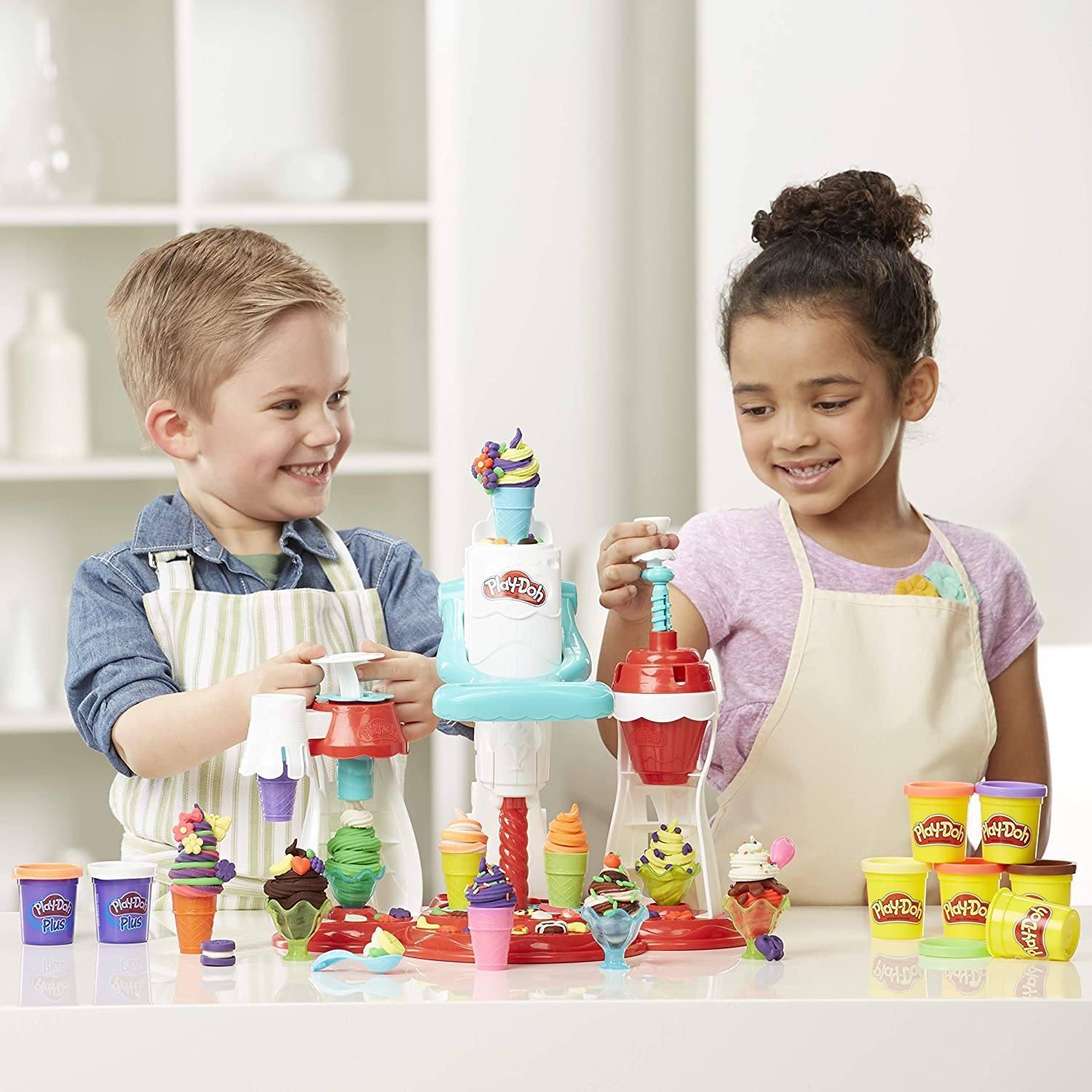 Play-Doh Kitchen Creations Ultimate Swirl Ice Cream Maker Play