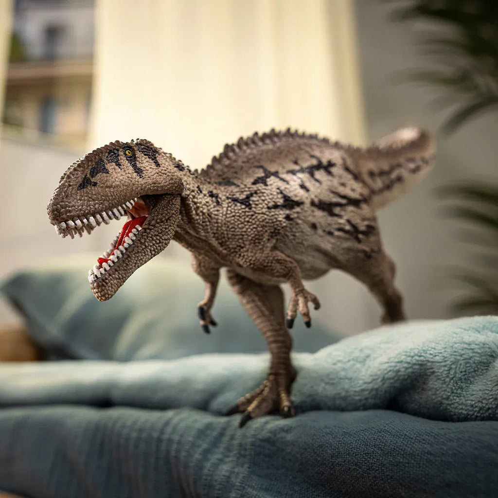 Schleich 15048 Carcharodontosaurus Dinosaur Figure