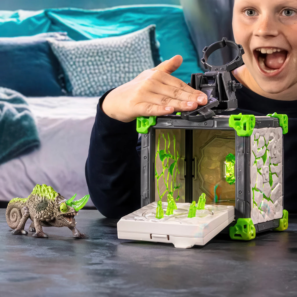 Schleich 42677 Battlecave Stone Chameleon Playset