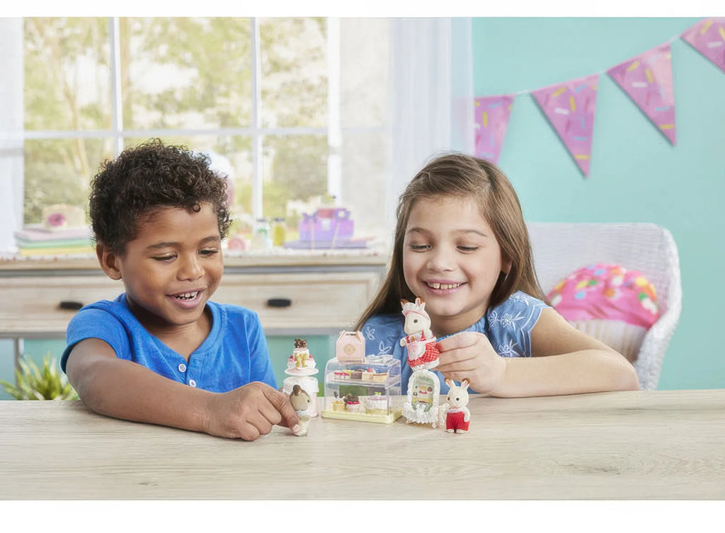 Sylvanian Families Village Cake Shop Starter Set