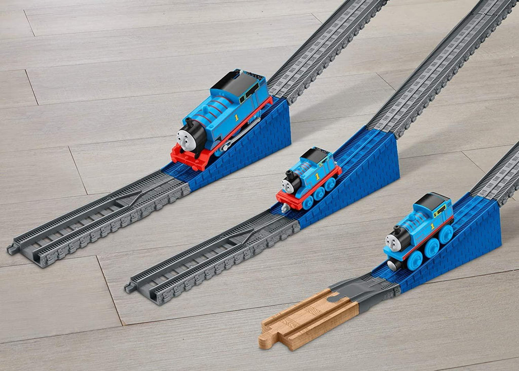 Thomas & Friends GDV38 Super Cruiser 2-in-1 Large Vehicle and Track Set with Trackmaster and MINIS Train Engines - TOYBOX Toy Shop
