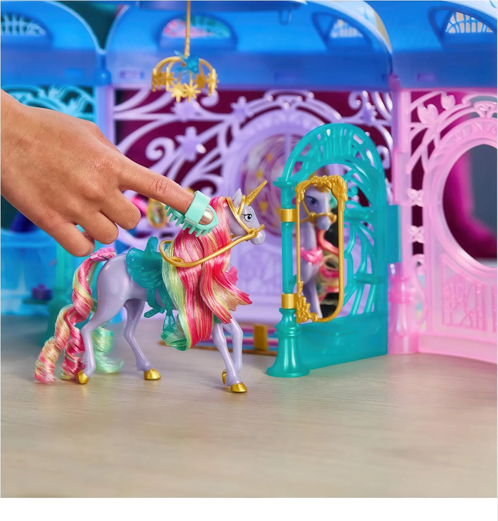 Unicorn Academy Starglow Fountain & Stable Playset