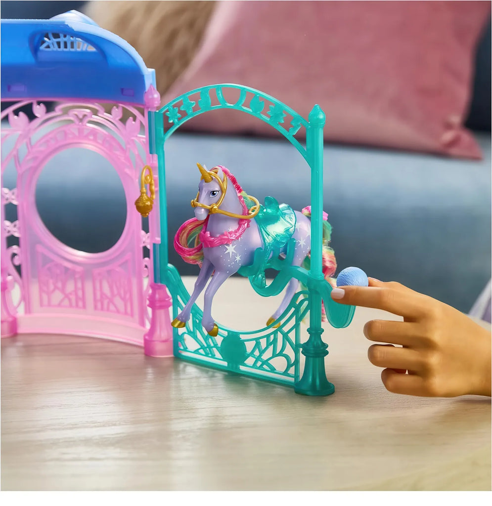 Unicorn Academy Starglow Fountain & Stable Playset